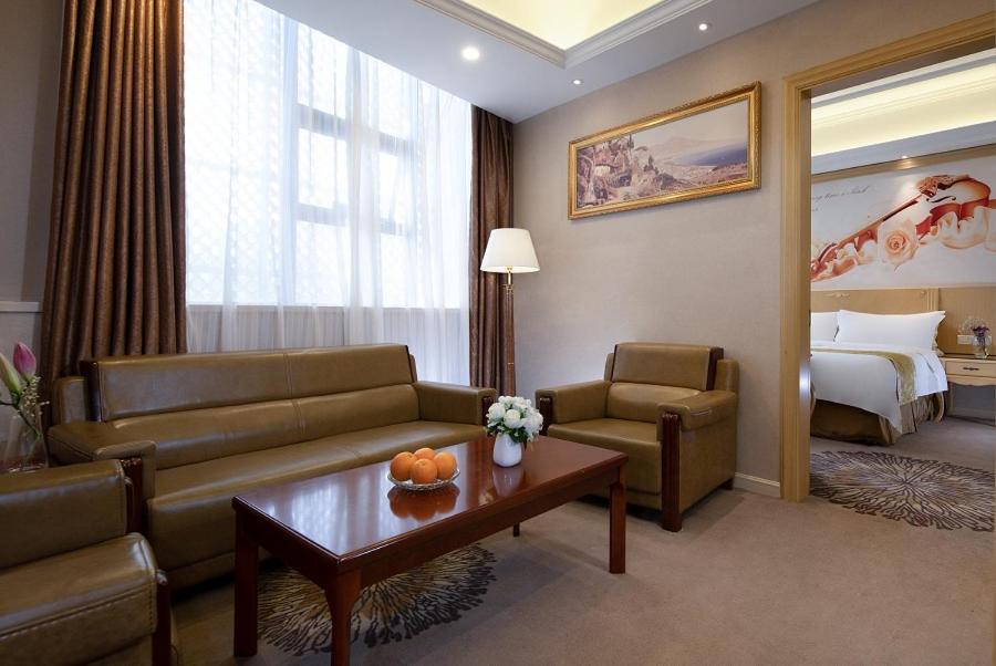 Vienna Hotel Guangzhou Baiyun Airport Exterior photo