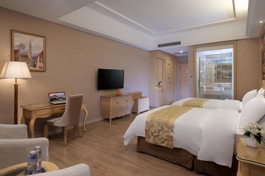 Vienna Hotel Guangzhou Baiyun Airport Exterior photo